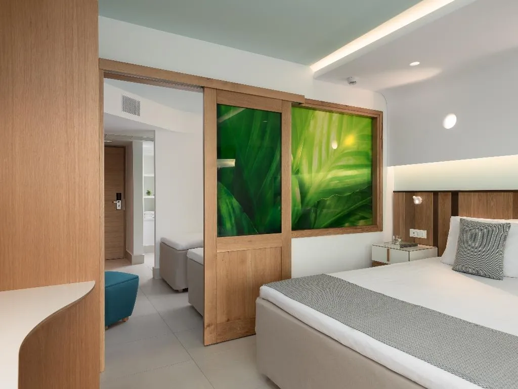 FAMILY ROOM GARDEN VIEW Room, Arina Beach Resort, Crete