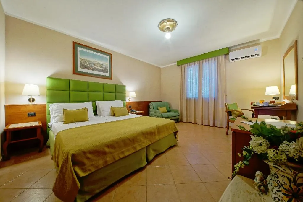 DOUBLE SUPERIOR Room, Montespina Park Hotel, Naples