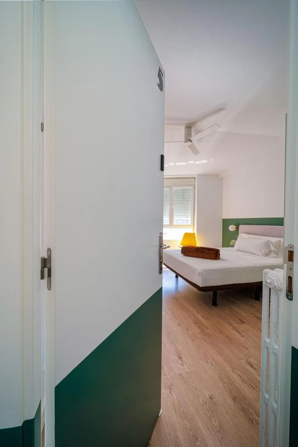 Room, Angelitomad, Madrid
