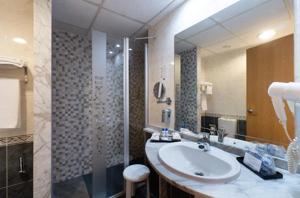 DOUBLE SINGLE USE STANDARD Room, Medplaya Riudor, Costa Blanca
