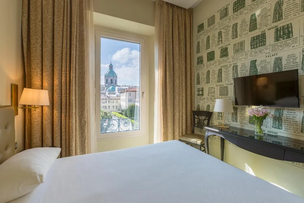 DOUBLE STANDARD Room, Palace Hotel Lake Como, Milan