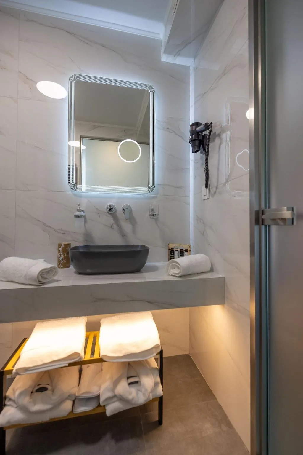 Room, Athens 507, Athens