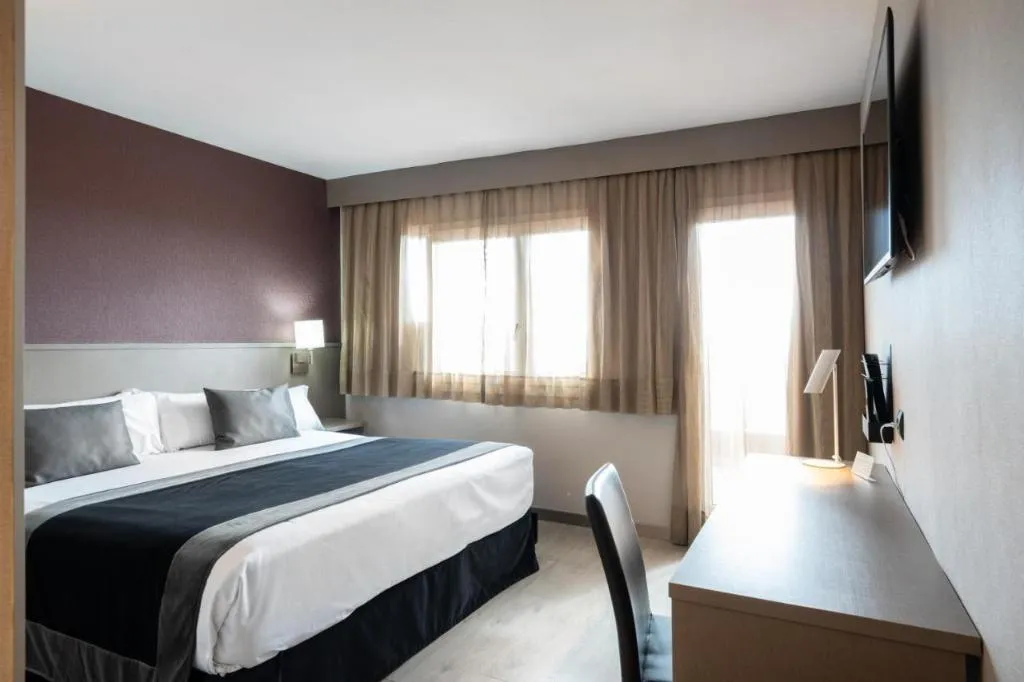DOUBLE WITH TERRACE Room, Catalonia Park Putxet, Barcelona