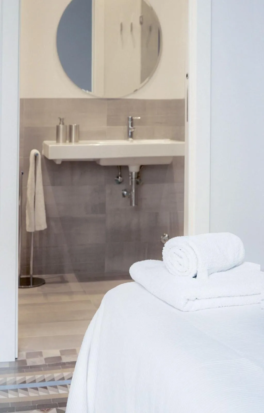 Room, L'Esplai Valencia, Valencia