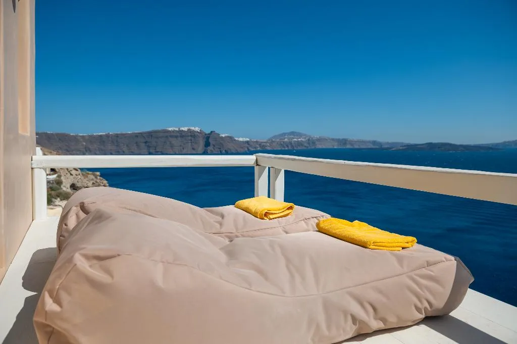 VILLA WITH JACUZZI Room, Armeni Luxury Villas, Santorini