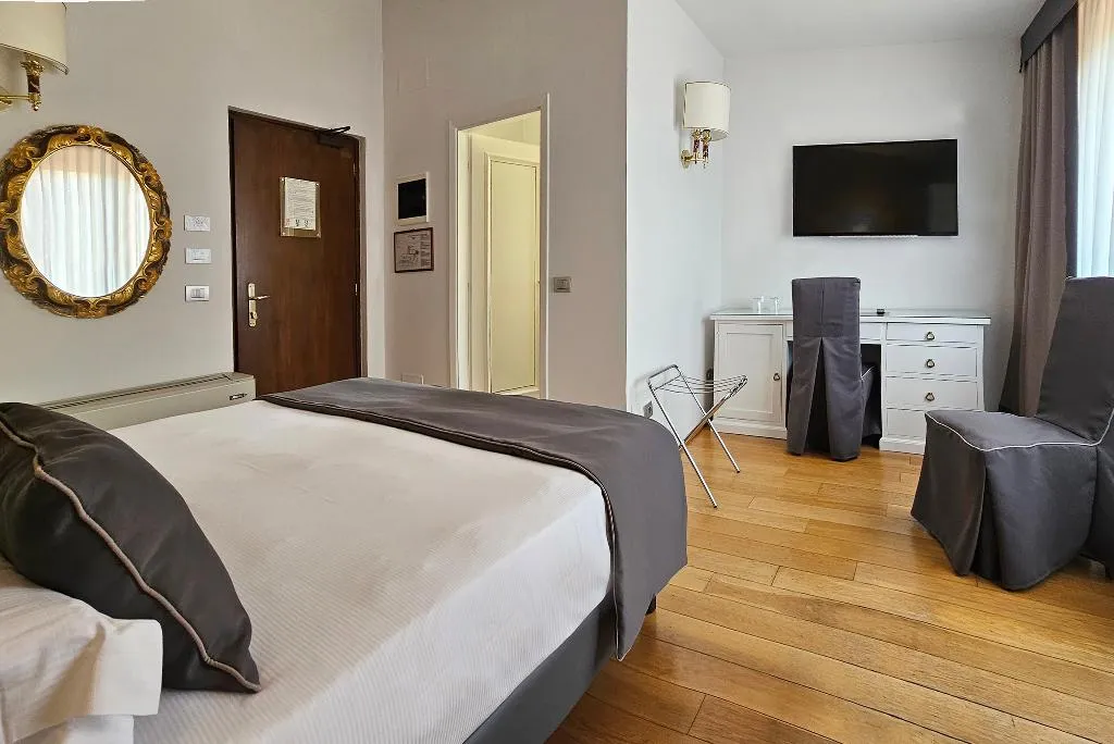 DOUBLE SINGLE USE DELUXE Room, Atlantic Palace, Florence