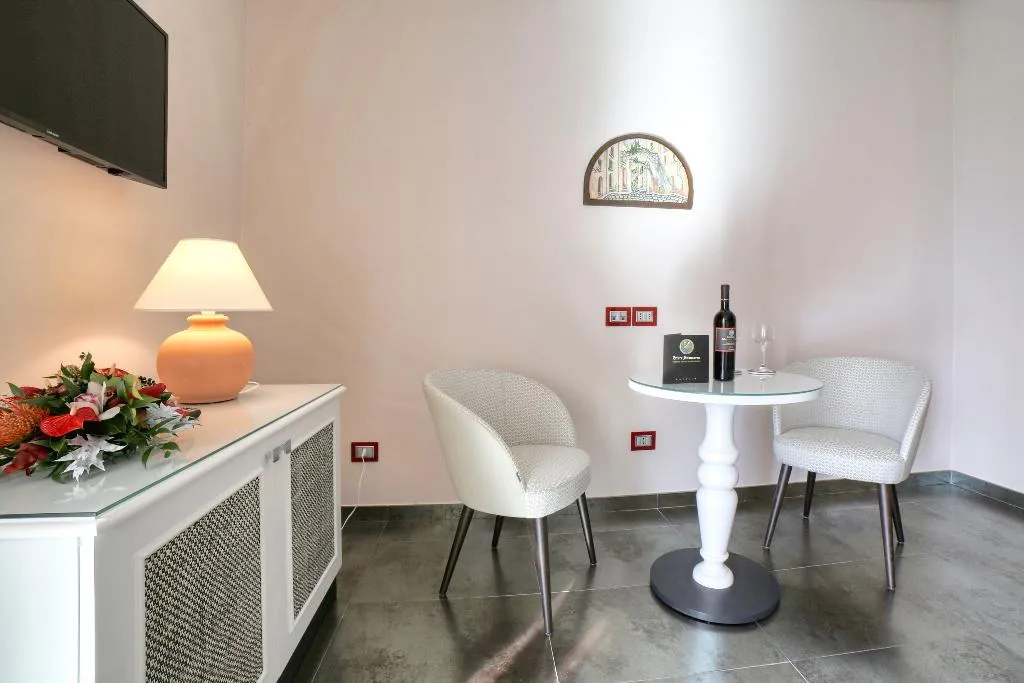 DOUBLE DELUXE Room, Hotel Palazzo Confalone, Naples