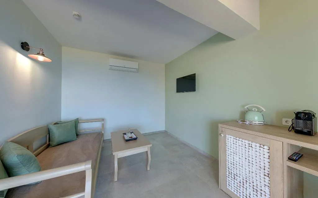 SUITE ONE BEDROOM ONE BATHROOM Room, Spiros-Soula Family Hotel & Thematic Suites, Crete