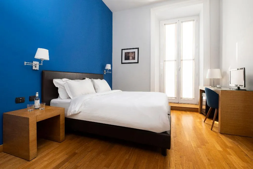 DOUBLE CLASSIC QUEEN BED Room, Sky Blue Place, Rome
