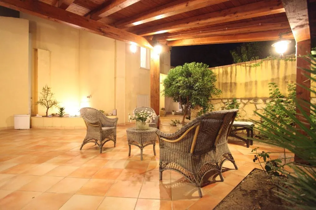 Terrace, B&B Villa Maiolica, Catania