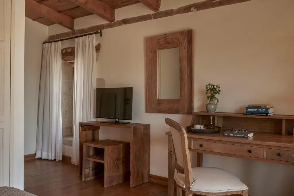 Room, Kapsaliana Village Hotel, Crete