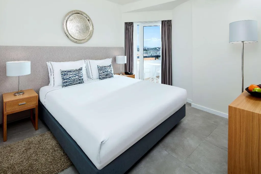 FAMILY ROOM POOL VIEW Room, NH Lagos Algarve Resort, Algarve