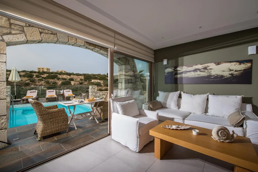 SUITE DELUXE WITH PRIVATE POOL Room, Diamond Village, Crete