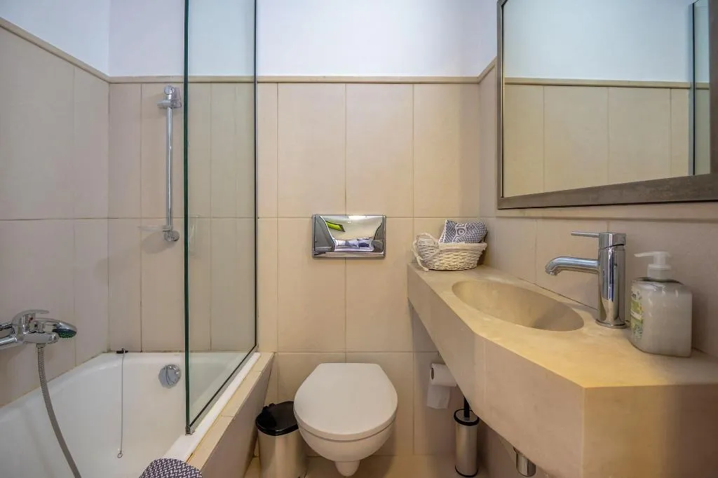 Room, Vivian Art Apartments, Crete
