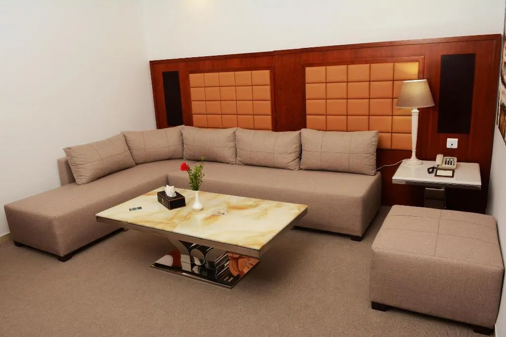Room, Marigold, Tunisia