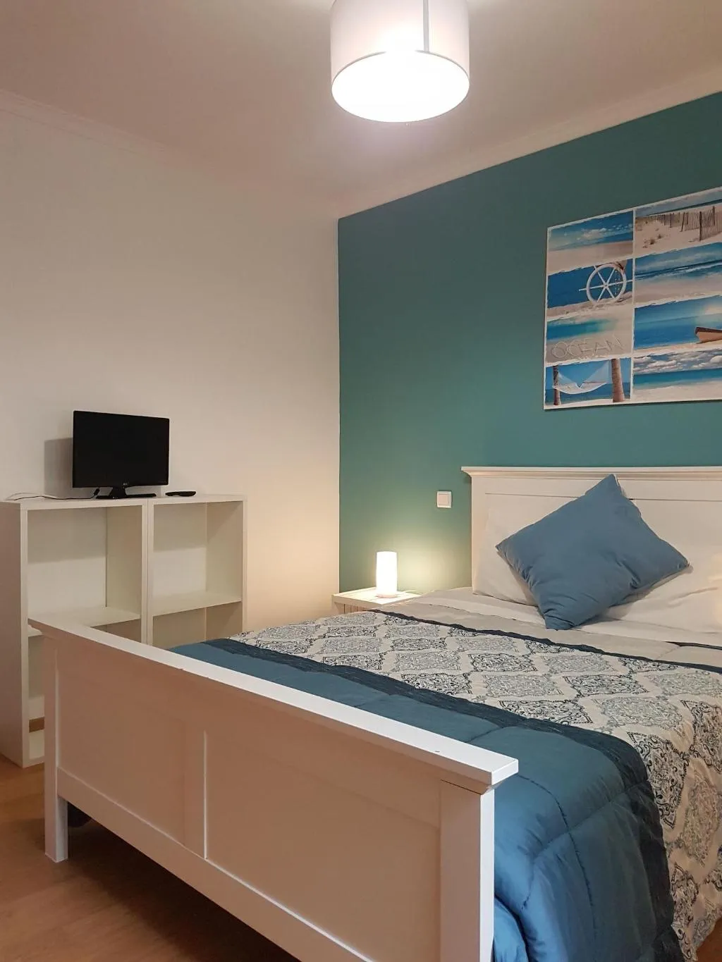 Room, Fx Pena, Madeira
