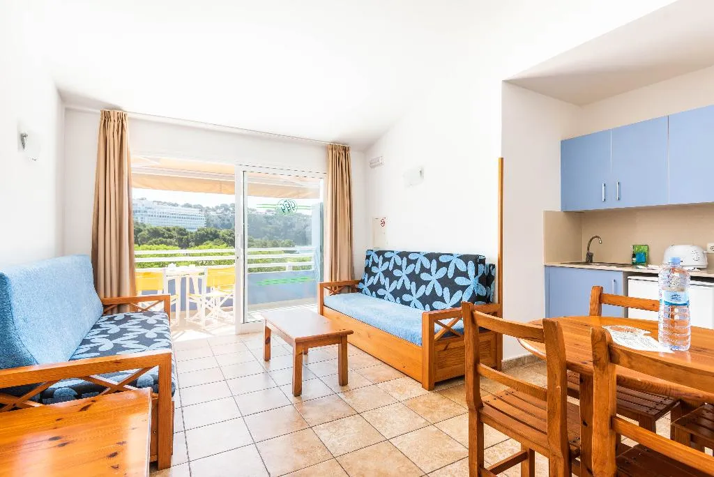 APARTMENT CAPACITY 4 ONE BEDROOM Room, Galdana Gardens, Menorca