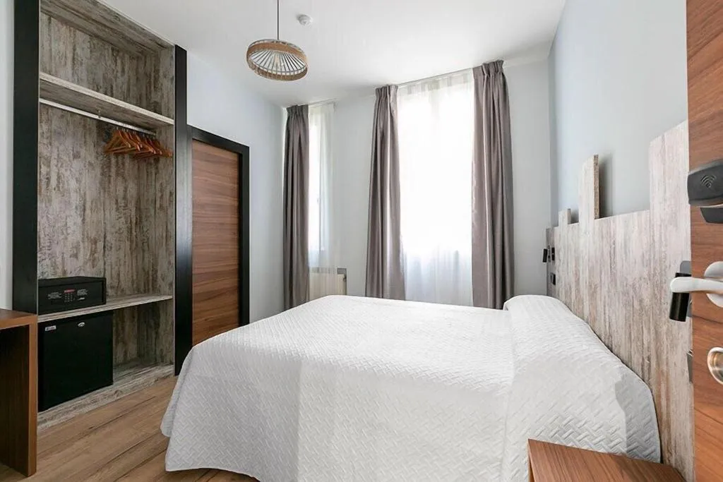 Room, Hostal Anta N Marta N, Madrid