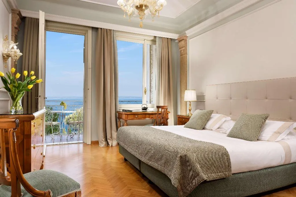 Room, Villa Cortine Palace Hotel, Milan