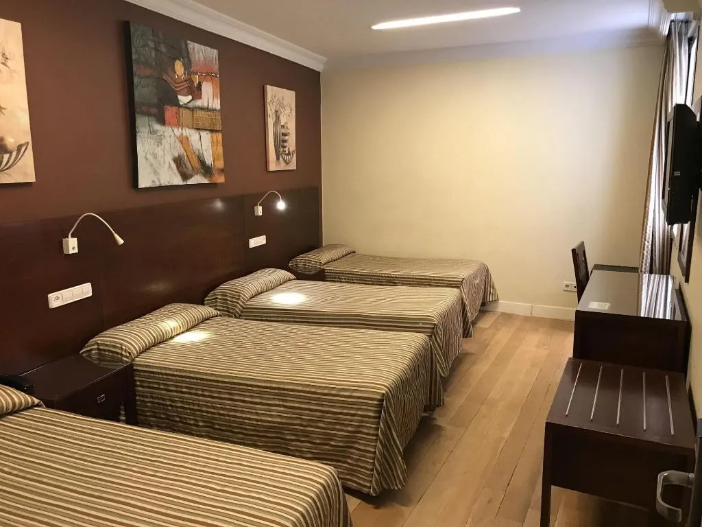 Room, Hostal Sol Square Madrid, Madrid