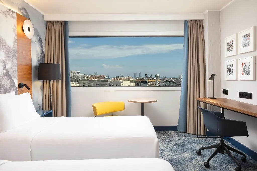 TWIN WITH VIEWS Room, Hilton Barcelona, Barcelona