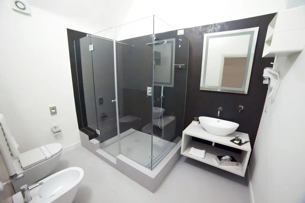 Room, Dada Suite, Naples