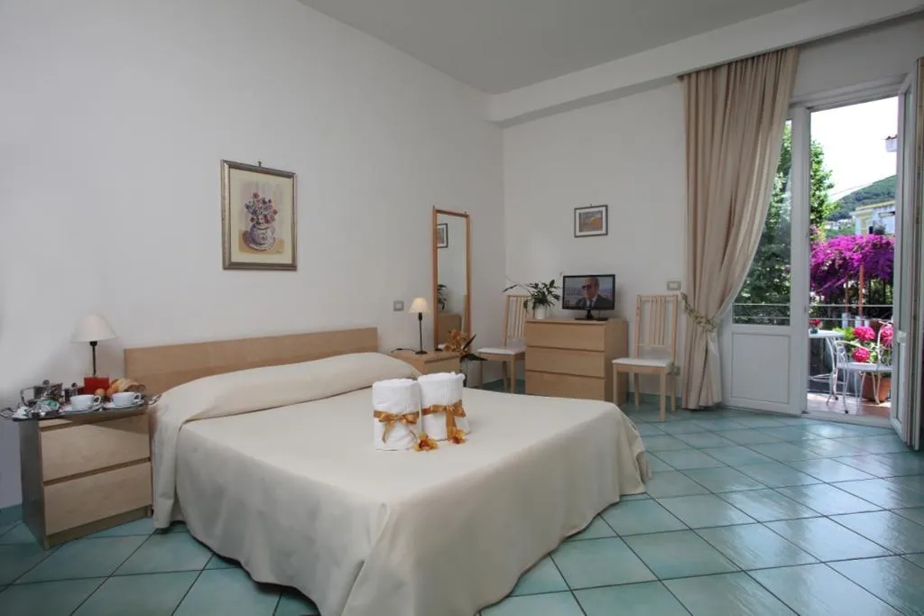 QUADRUPLE STANDARD Room, Hotel Matarese, Naples