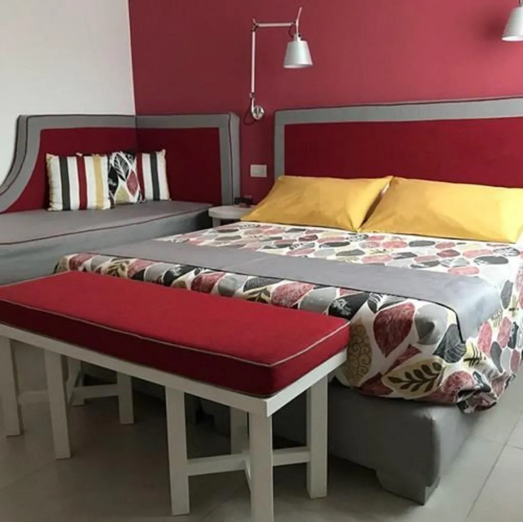 Room, Al Parco Primavera, Naples