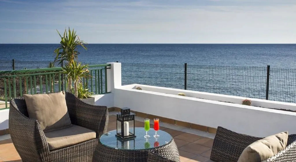 Terrace, BLUESEA Apartamentos Costa Teguise Beach, Lanzarote