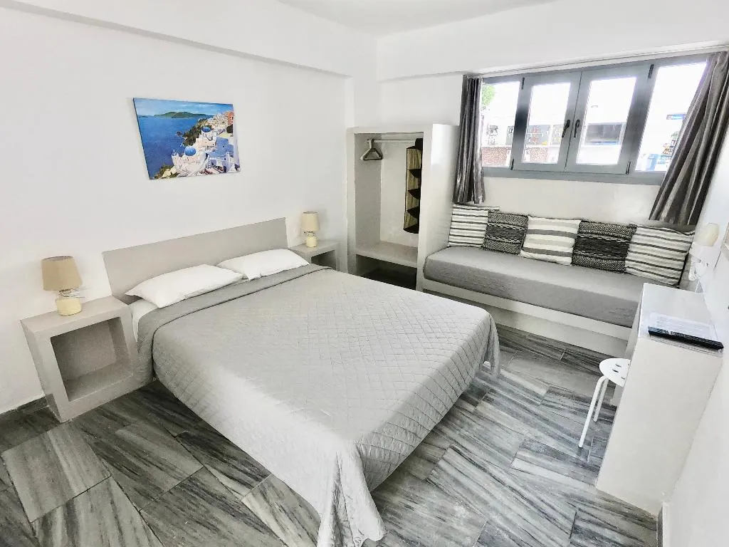 Room CAPACITY 3 Room, Anny Studios Perissa Beach, Santorini