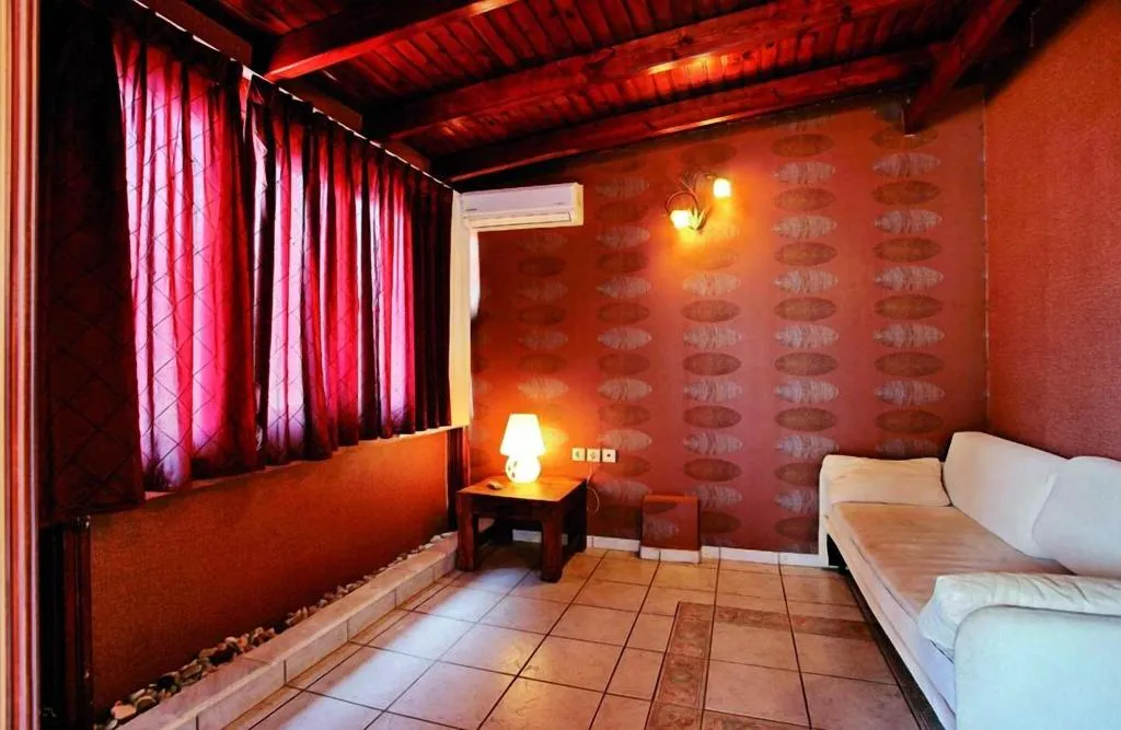 QUADRUPLE STANDARD Room, Elizabeth Boutique, Athens