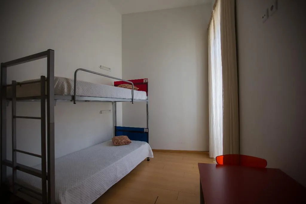QUADRUPLE WITH SHARED BATHROOM Room, Hi Tavira - Pousada de Juventude, Algarve