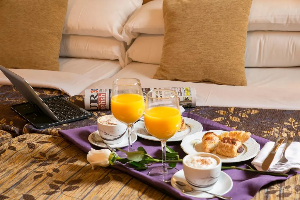 APARTMENT THREE BEDROOMS Room, Ona Alanda Club Marbella, Costa Del Sol