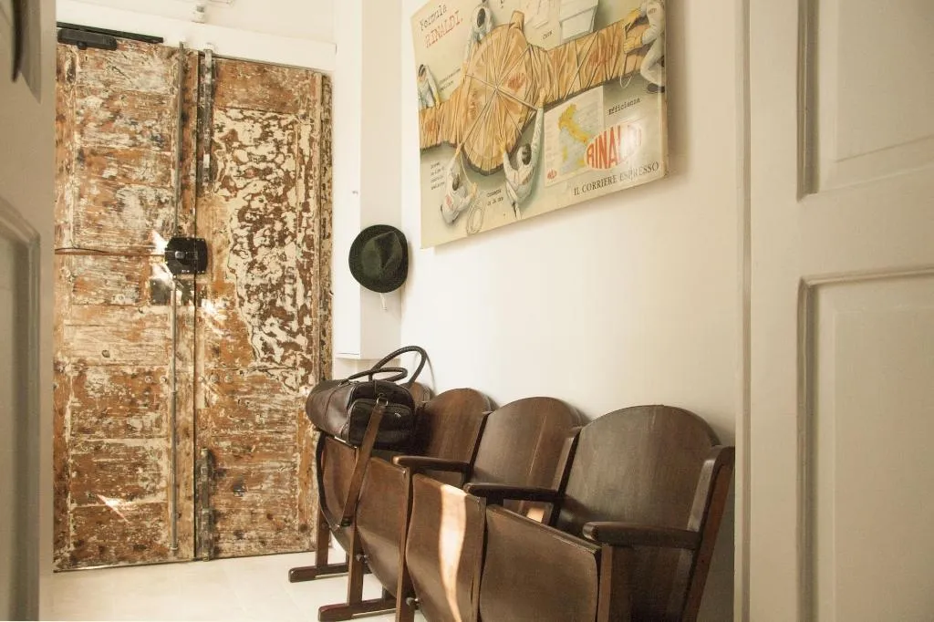 Lobby, Belledonne Suite & Gallery, Naples
