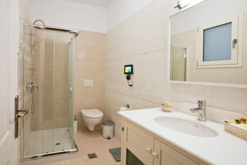 Room, Miland Suites, Santorini