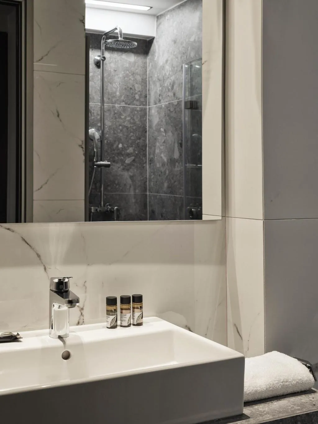 TWIN SUPERIOR CITY VIEW Room, Candia Hotel, Athens