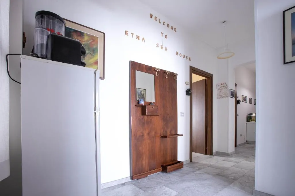 Lobby, Etna Sea House, Catania