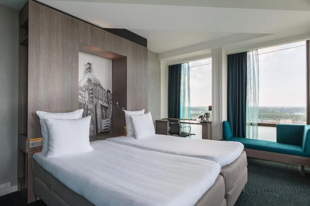 TWIN DELUXE Room, Leonardo Hotel Amsterdam Rembrandtpark, Amsterdam