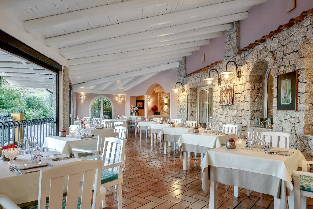Restaurant, Cruccuris Resort, Cagliari