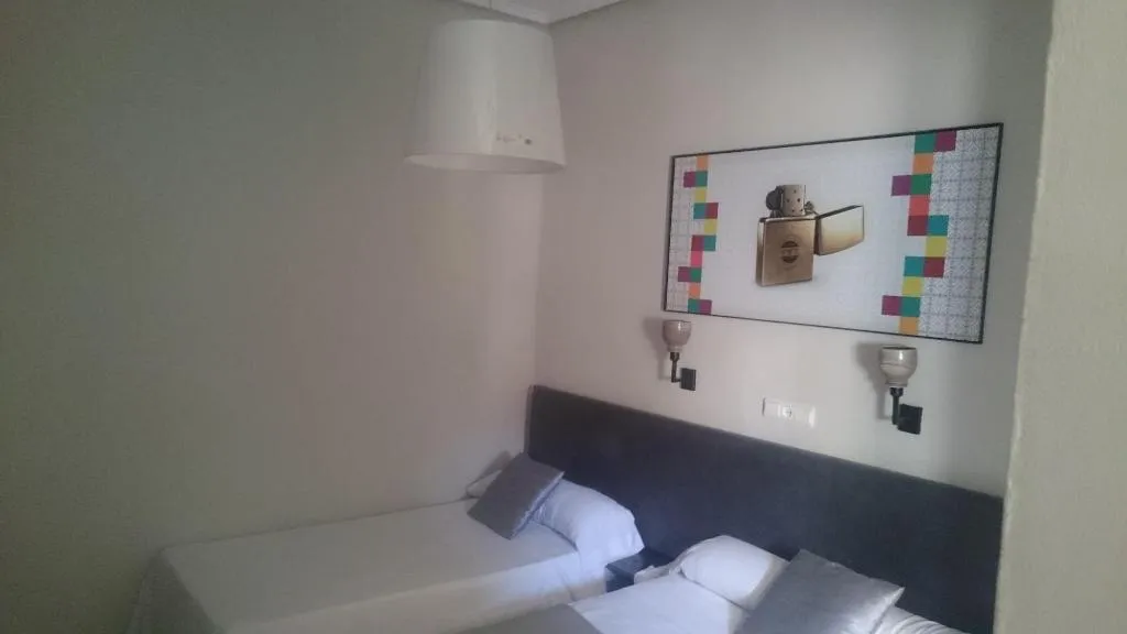 Room, Nwt Central Station Valencia, Valencia