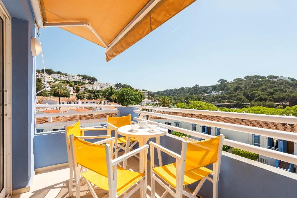 APARTMENT CAPACITY 4 ONE BEDROOM Room, Galdana Gardens, Menorca