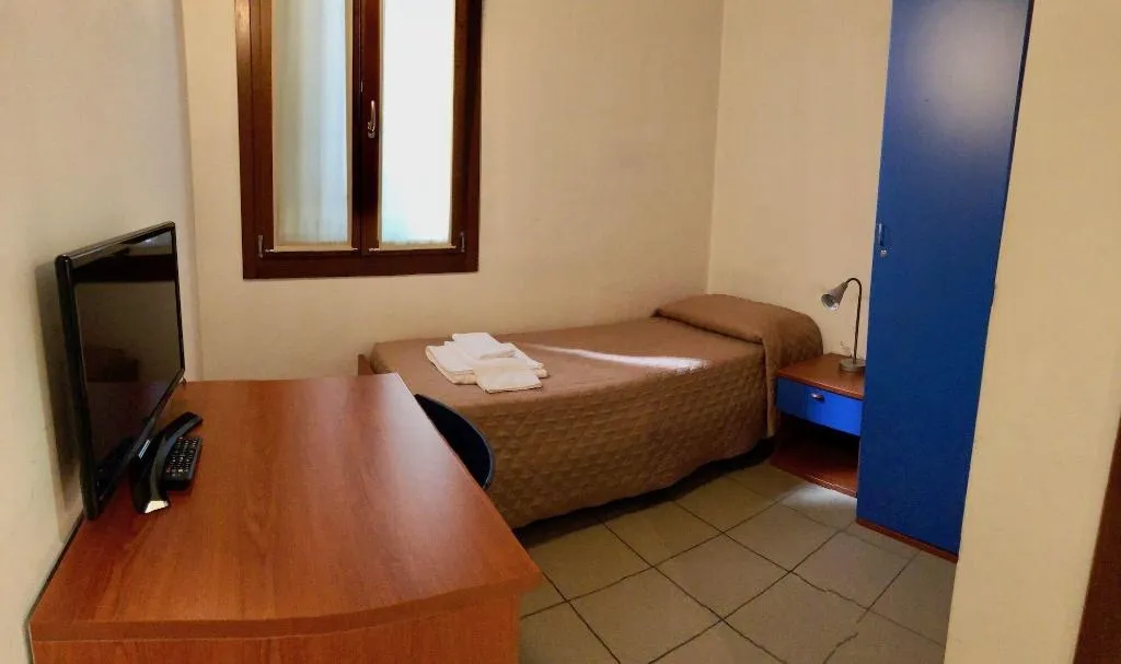 Room, Domus Clugiae, Venice