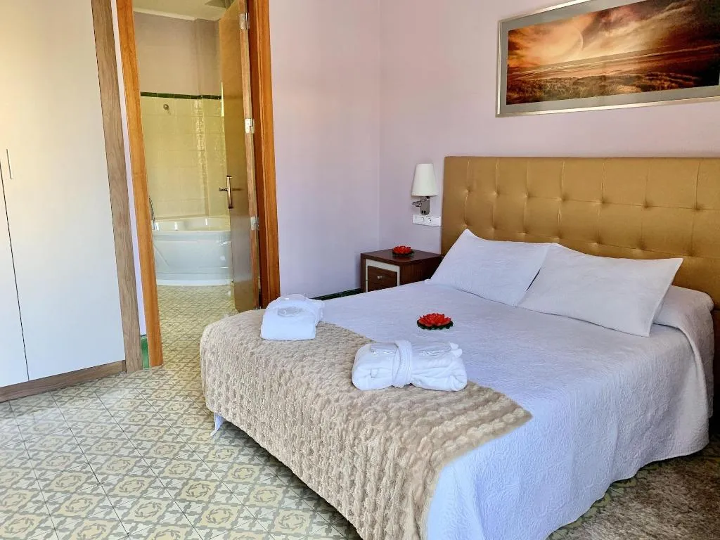 Room, Hotel Llar De Capitans, Barcelona