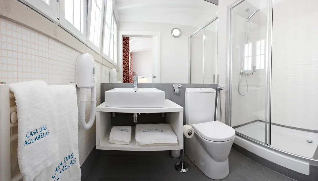 Double or Twin STANDARD Room, Casa das Aguarelas, Lisbon
