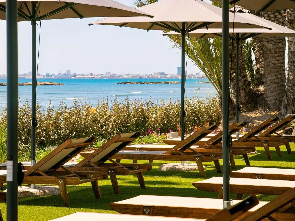 Bar, Mercure Larnaca Beach Resort, Cyprus