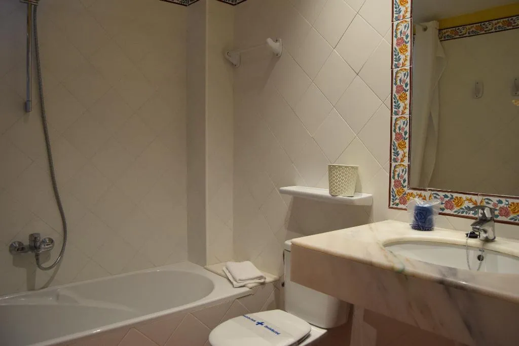 APARTMENT TWO BEDROOMS WITH AIR CONDITIONING Room, Las Brisas I & II, Menorca