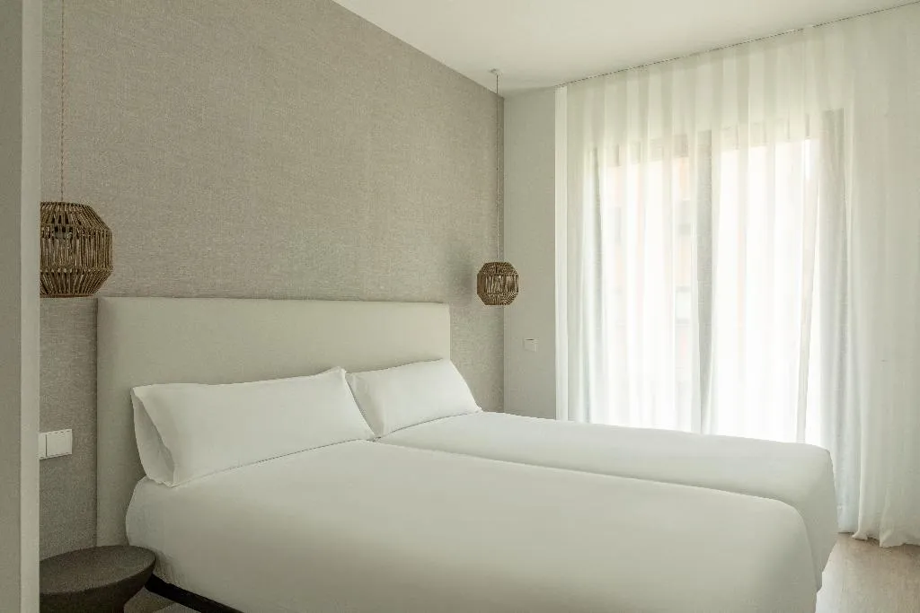 FAMILY ROOM STANDARD Room, Europa Apartments, Barcelona