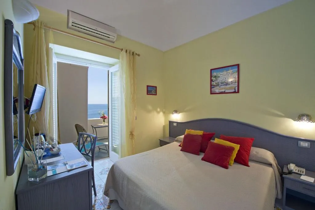 Room, Palazzo Talamo, Naples