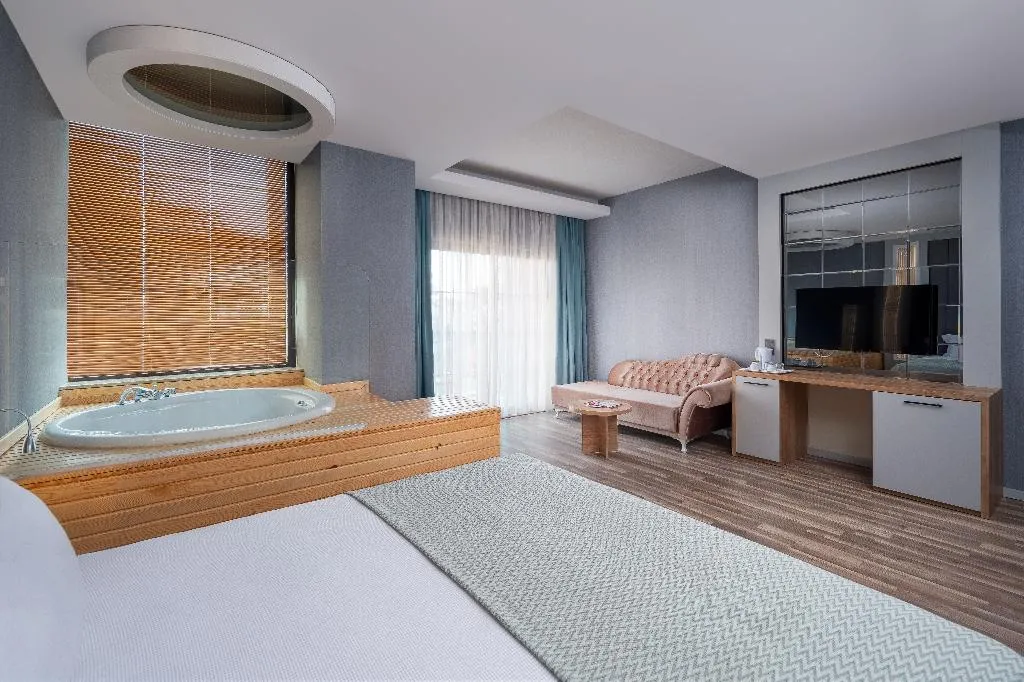 JUNIOR SUITE SEA VIEW Room, Siam Elegance Hotel & Spa, Antalya