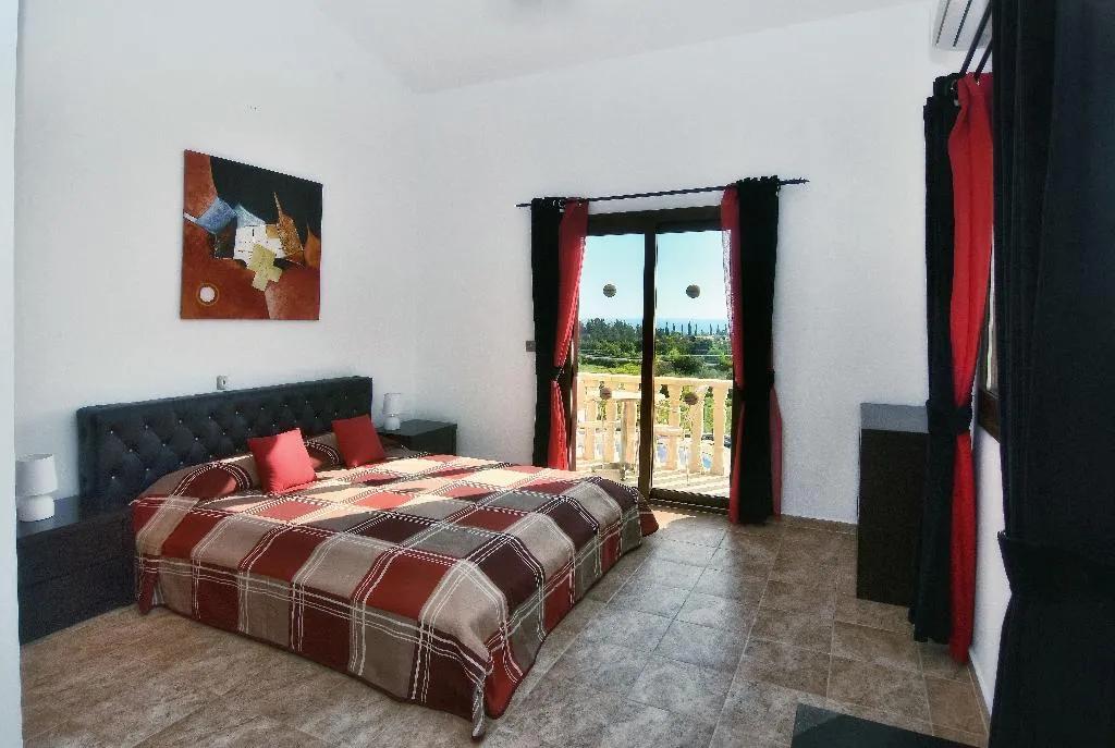 VILLA THREE BEDROOMS Room, Villa Agios Ilias, Cyprus
